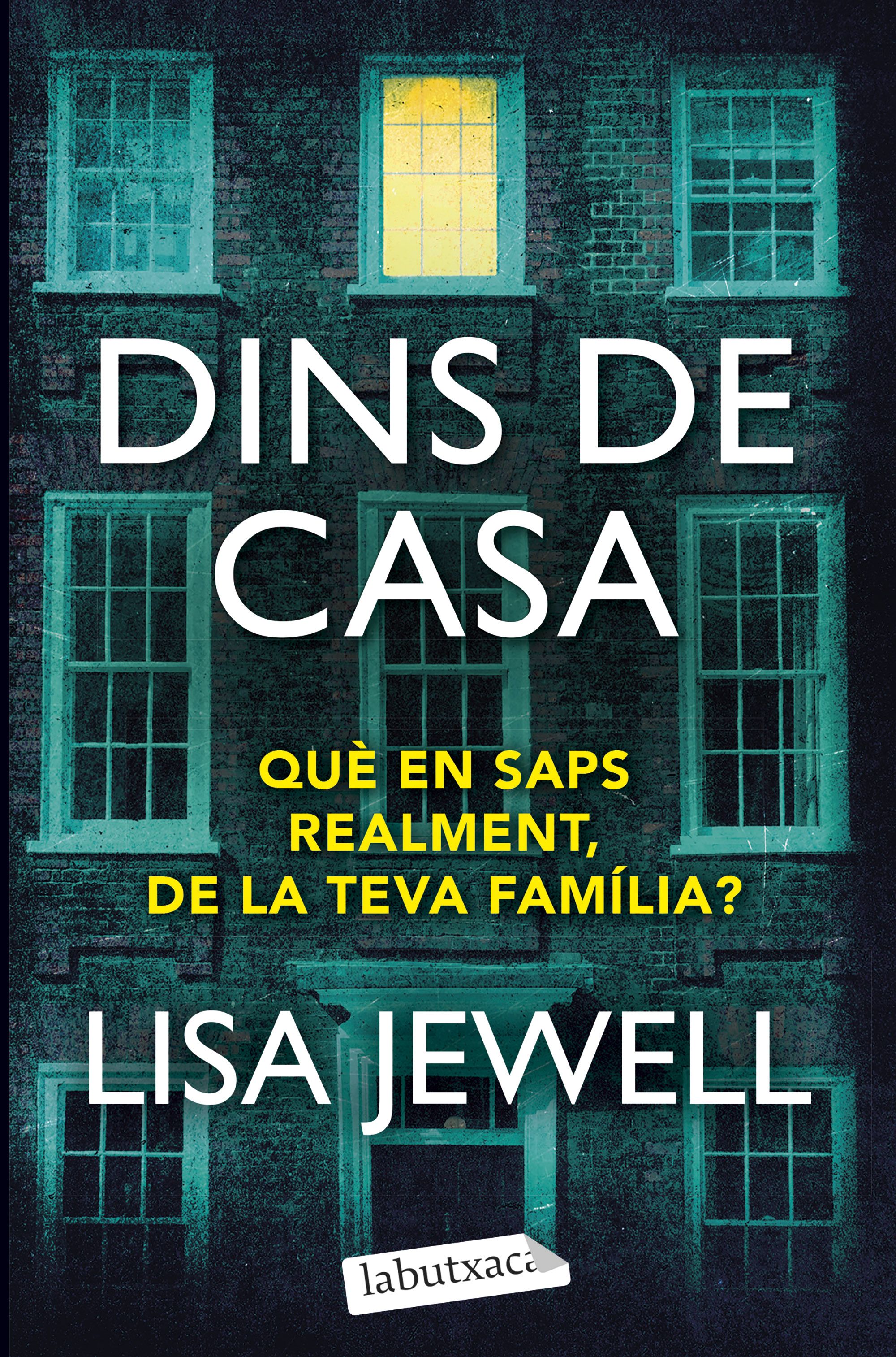  Dins de casa 