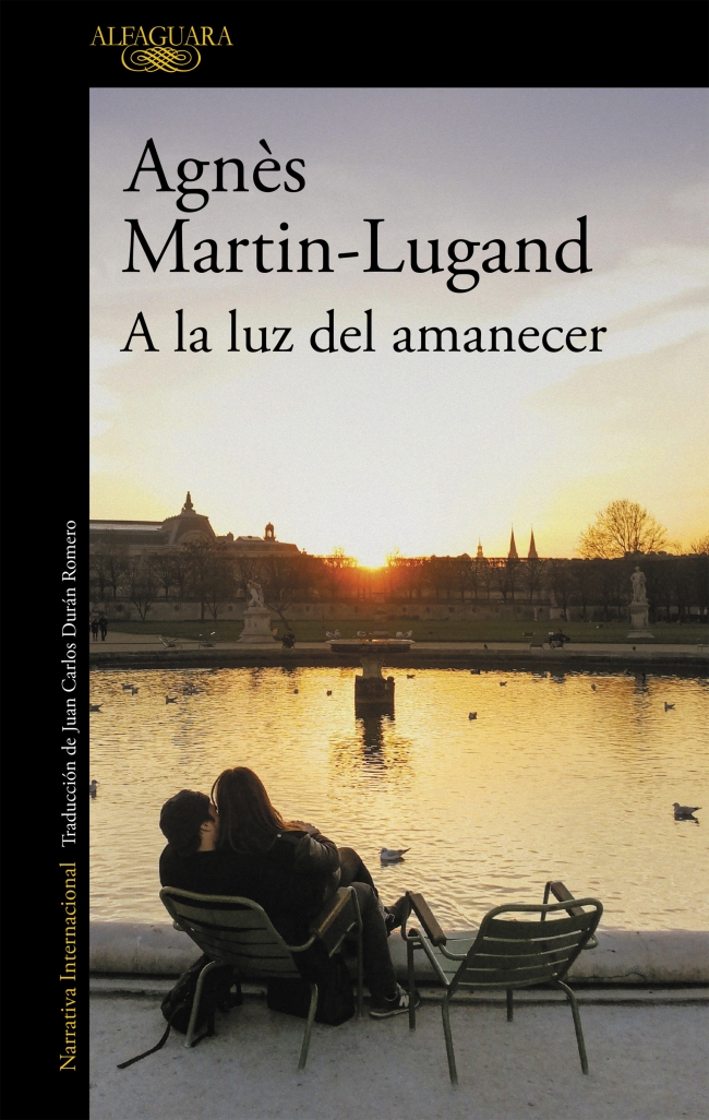  A LA LUZ DEL AMANECER 