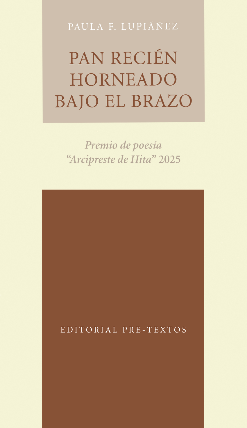  Pan recién horneado bajo el brazo 