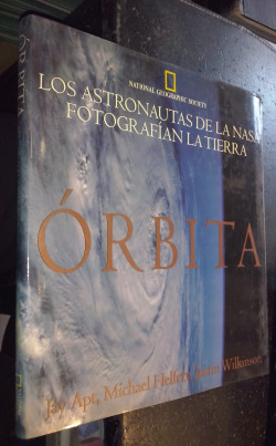 ORBITA LOS ASTRONAUTAS DE LA NASA